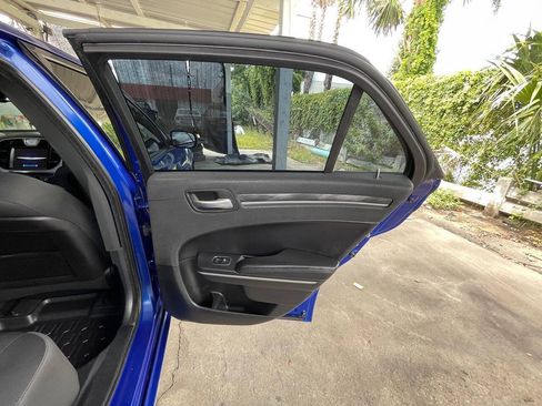 Used 2019 Chrysler 300 Touring w/ Sport Appearance Package RWD image 7