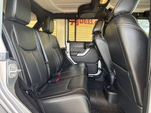 Used 2017 Jeep Wrangler Unlimited Sahara w/ Max Tow Package AWD/4WD image 25