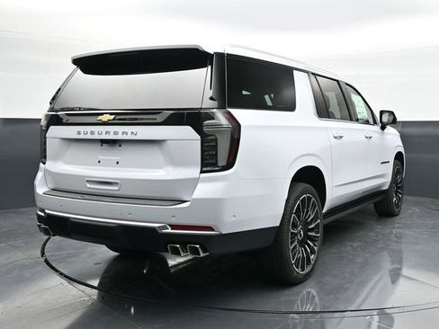New 2026 Chevrolet Suburban High Country AWD/4WD image 9