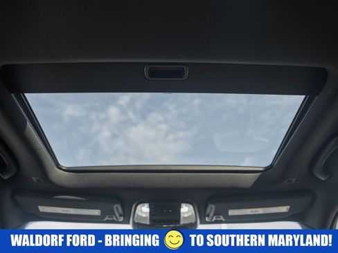 Used 2022 Dodge Charger R/T w/ Blacktop Package image 31