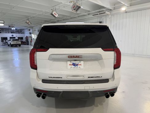 Used 2023 GMC Yukon XL Denali AWD/4WD image 4