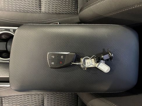 Used 2025 Chevrolet Equinox LT FWD image 21