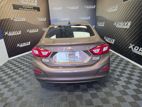 Used 2019 Chevrolet Cruze LS FWD image 12