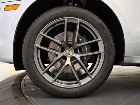 Certified 2026 Porsche Macan Turbo AWD/4WD image 16