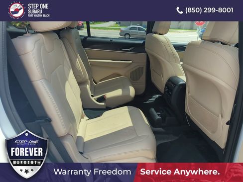 Used 2023 Jeep Grand Cherokee L Limited w/ Luxury Tech Group II AWD/4WD image 35
