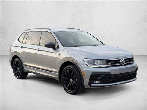 Used 2021 Volkswagen Tiguan SE R-Line image 3