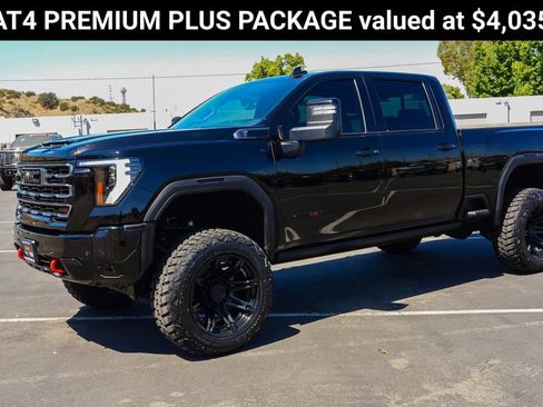 Used 2025 GMC Sierra 2500 AT4 w/ AT4 Premium Plus Package AWD/4WD image 4