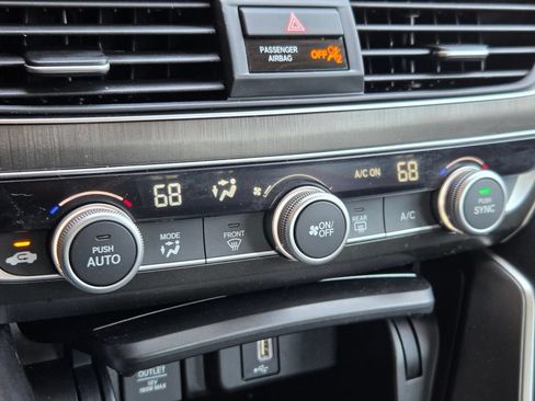 Used 2019 Honda Accord LX image 10