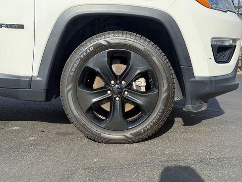 Used 2020 Jeep Compass Latitude image 9