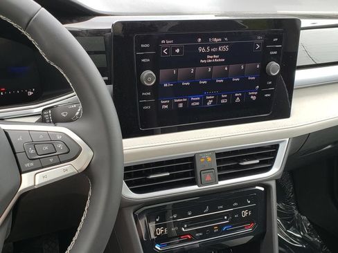 New 2026 Volkswagen Taos SE AWD/4WD image 11