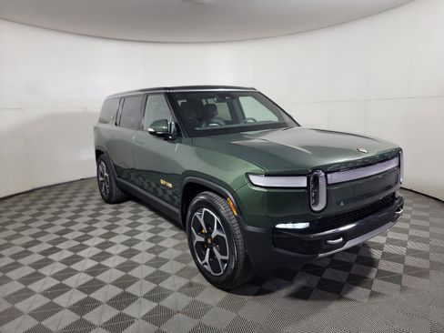 Used 2024 Rivian R1S Adventure AWD/4WD image 7