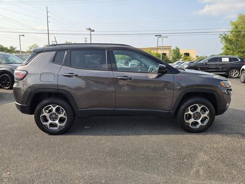 Used 2022 Jeep Compass Trailhawk w/ Trailhawk Elite Group AWD/4WD image 5