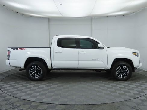 Used 2023 Toyota Tacoma TRD Sport w/ TRD Premium Sport Package image 4