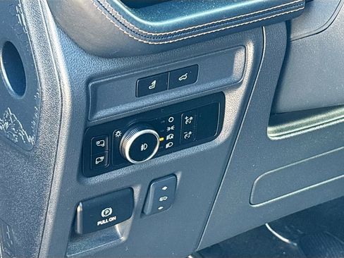 Used 2024 Ford Expedition Platinum image 10