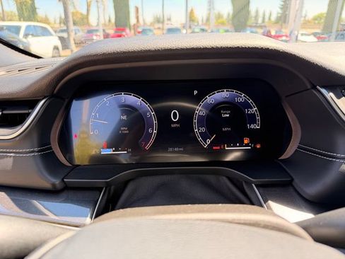 Used 2023 Jeep Grand Cherokee Altitude AWD/4WD image 19