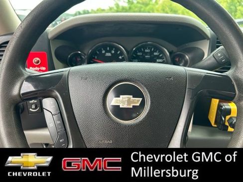 Used 2009 Chevrolet Silverado 3500 W/T AWD/4WD image 15