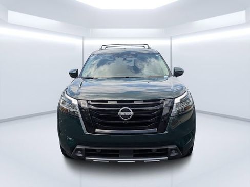 Used 2024 Nissan Pathfinder Platinum w/ Black Appearance Package image 8