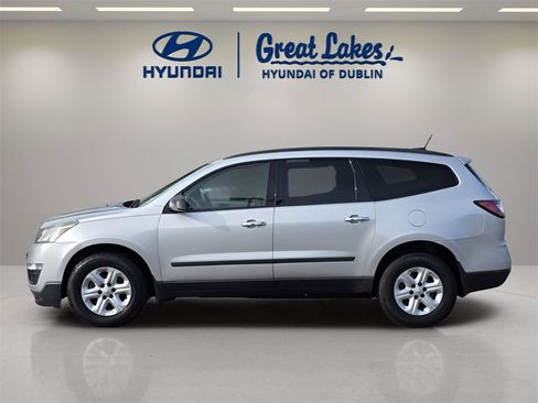 Used 2016 Chevrolet Traverse LS image 2