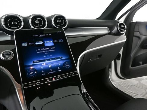 Certified 2025 Mercedes-Benz GLC 300 4MATIC image 13