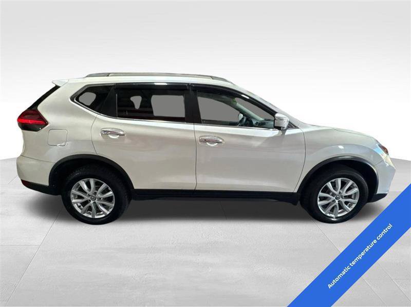 Used 2017 Nissan Rogue SV w/ SV Premium Package AWD/4WD image 4