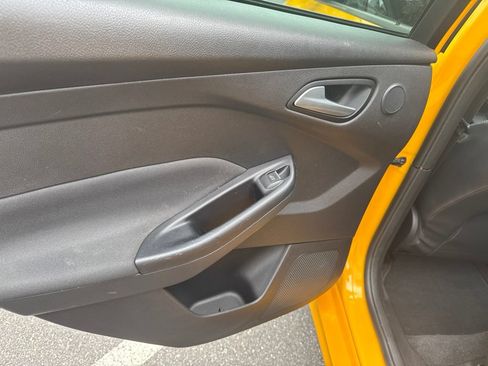Used 2013 Ford Focus ST FWD image 20
