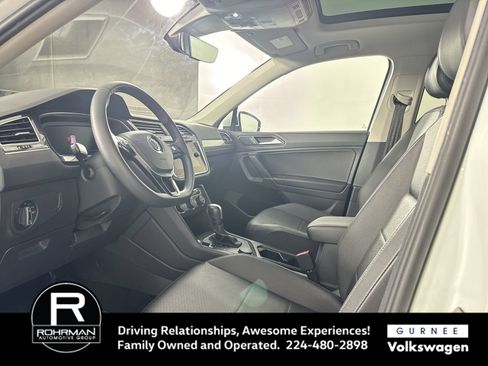 Used 2020 Volkswagen Tiguan SEL w/ Tiguan Two-Row MDO Package AWD/4WD image 4
