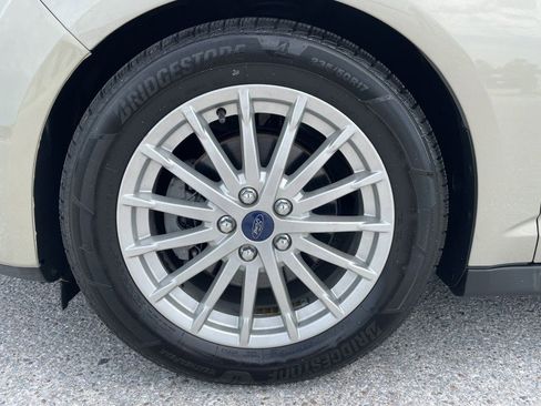 Used 2015 Ford C-MAX Energi SEL w/ Equipment Group 302A FWD image 25