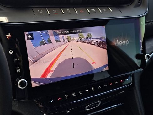 New 2026 Jeep Grand Cherokee L Limited RWD image 17