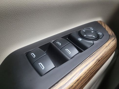 Used 2019 GMC Acadia Denali w/ Technology Package AWD/4WD image 27