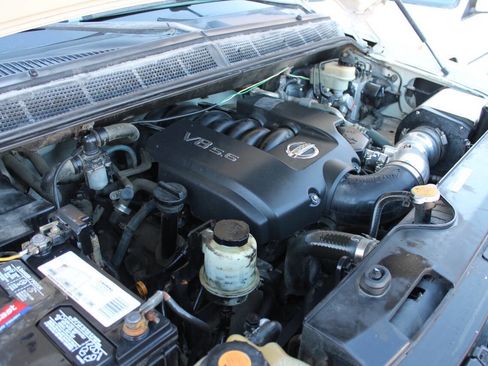 Used 2005 Nissan Titan LE w/ (R02) LE Off-Road Pkg image 47