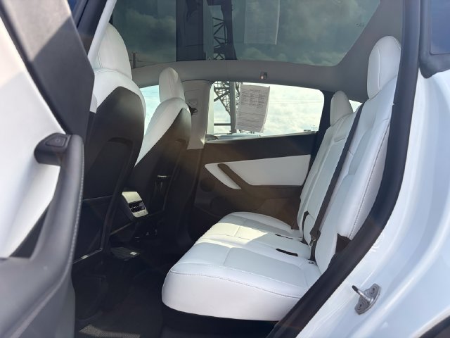 Used 2022 Tesla Model Y Performance AWD/4WD image 24