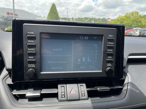 Used 2019 Toyota RAV4 XLE Premium FWD image 19
