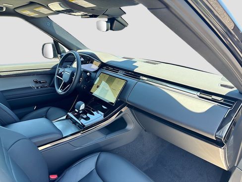 New 2026 Land Rover Range Rover Sport SE AWD/4WD image 15
