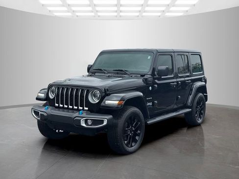 Certified 2023 Jeep Wrangler Unlimited Sahara w/ Cold Weather Group image 3