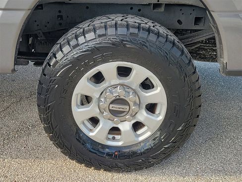 Used 2023 Ford F250 XLT image 5