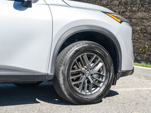 Used 2024 Nissan Rogue S image 11