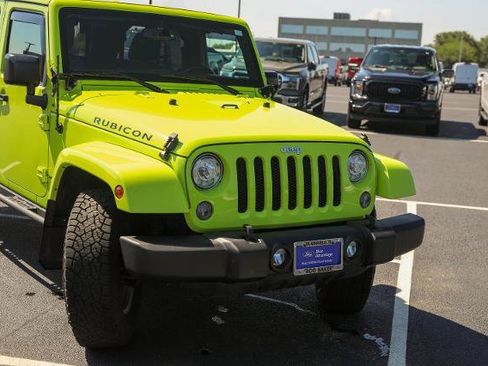 Used 2017 Jeep Wrangler Unlimited Rubicon w/ Cold Weather Group AWD/4WD image 5