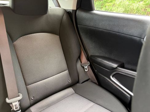 Used 2025 Kia Soul LX w/ LX Technology Package FWD image 35