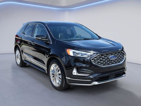 Used 2020 Ford Edge Titanium w/ Equipment Group 301A AWD/4WD image 9