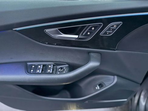 Used 2019 Audi Q8 Premium Plus w/ Premium Plus image 27