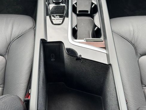 Certified 2023 Volvo XC60 B5 Plus w/ Climate Package AWD/4WD image 15