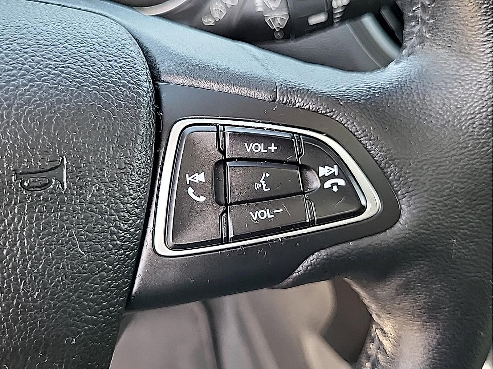 Used 2019 Ford Escape Titanium AWD/4WD image 18