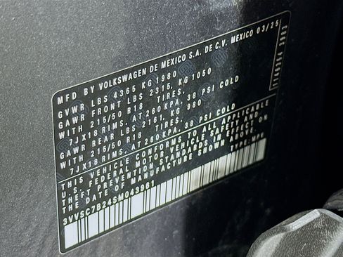 Used 2025 Volkswagen Taos SE image 12