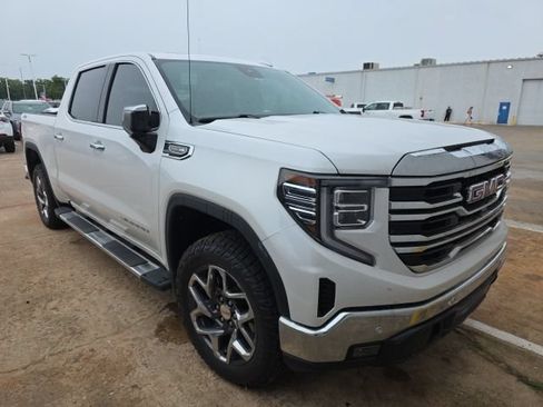 Used 2024 GMC Sierra 1500 SLT w/ SLT Premium Plus Package AWD/4WD image 7