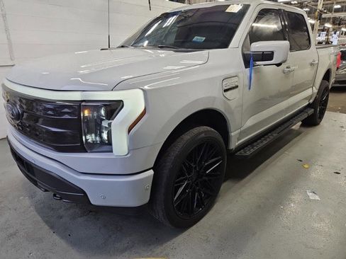 Used 2023 Ford F150 Lightning Platinum AWD/4WD image 4