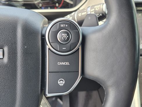Used 2018 Land Rover Discovery HSE Luxury AWD/4WD image 32