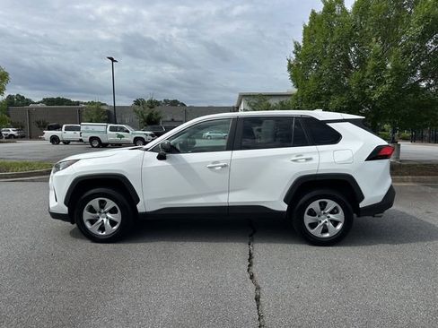 Used 2022 Toyota RAV4 LE FWD image 6