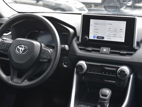 Used 2025 Toyota RAV4 XLE image 2