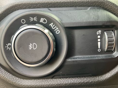 Used 2024 Jeep Wrangler Unlimited AWD/4WD image 14