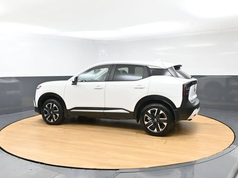 Used 2025 Nissan Kicks SV AWD/4WD image 7